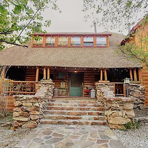 Gold Mountain Manor